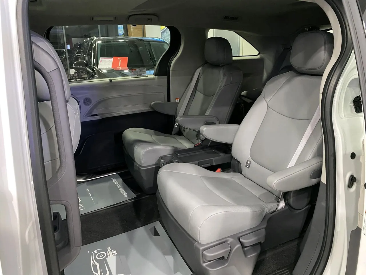 Toyota 2023 Grevia HYBRID 2.5 Stepless Comfort Edition Automatic Transmission 6
