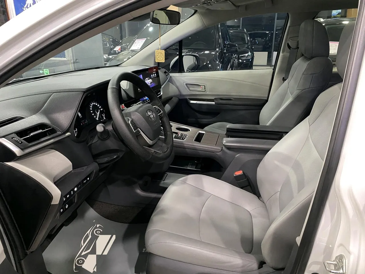 Toyota 2023 Grevia HYBRID 2.5 Stepless Comfort Edition Automatic Transmission 8