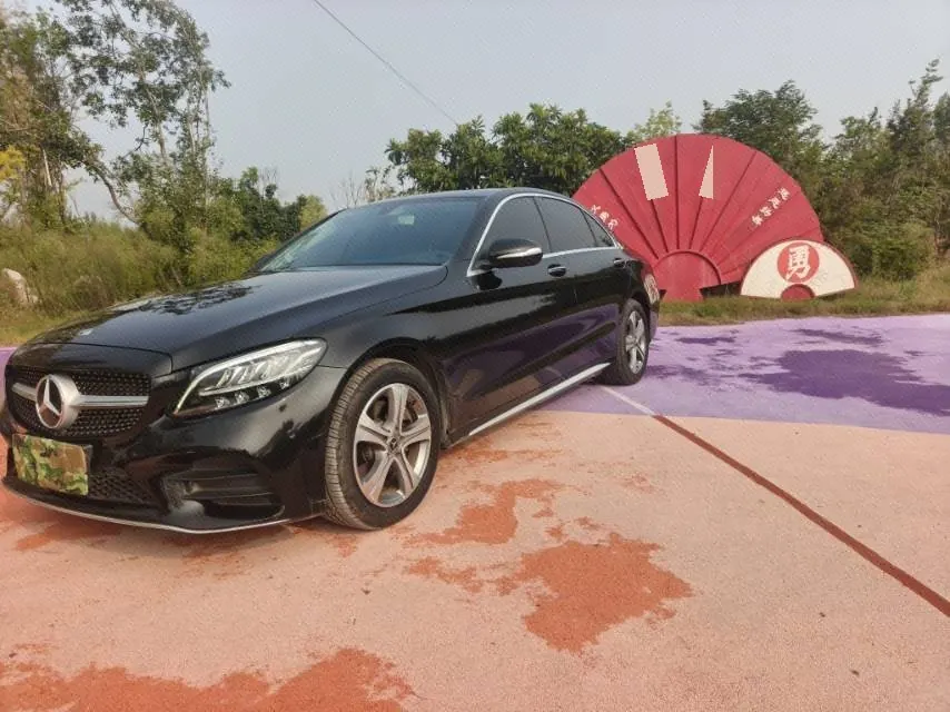 Открыть галерею: Mercedes Benz Class C 2020 C 260 L 48V 1.5T Sports Edition Automatic Gear