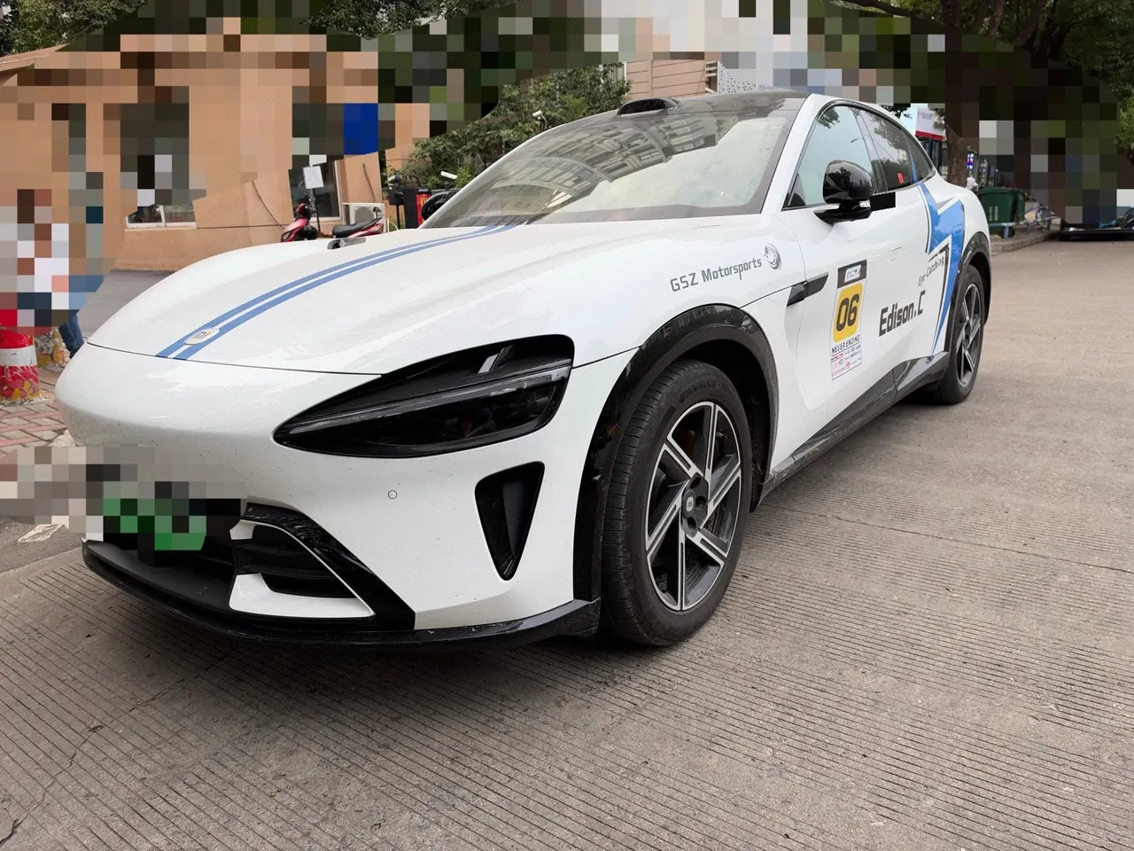 Open image lightbox: MI 2025 YU7 Long Endurance Four-wheel Drive Pro Edition Automatic Gear