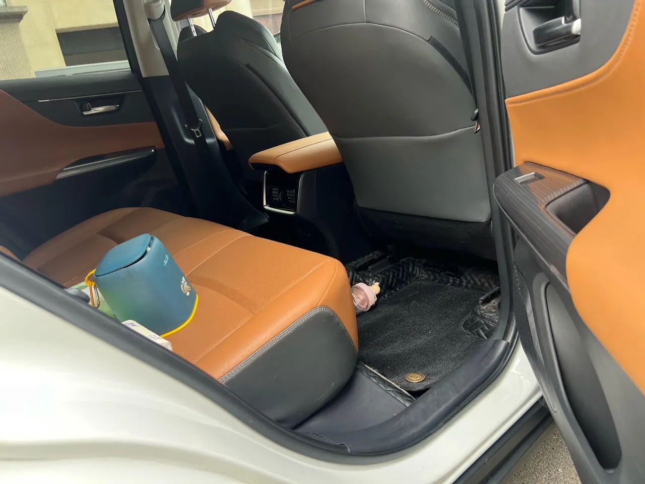 Toyota 2022 Weisa 2.0 Stepless Two-Drive Premium Edition Automatic Gear 5