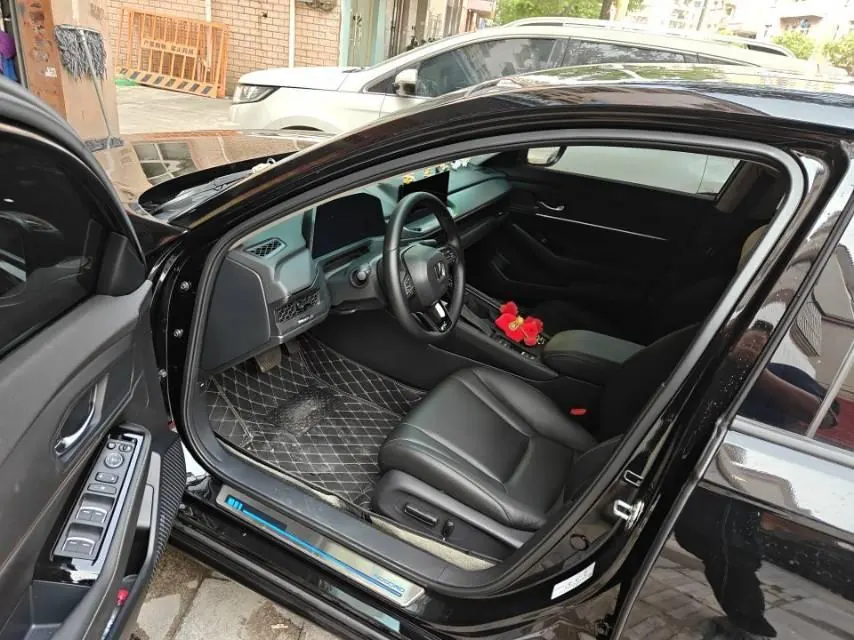 Honda 2025 11th Generation Accord 1.5T Stepless 260TURBO Sports Series Deluxe Automatic Gear 2