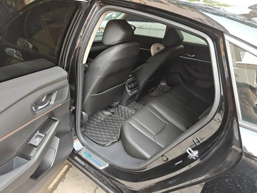 Honda 2025 11th Generation Accord 1.5T Stepless 260TURBO Sports Series Deluxe Automatic Gear 3