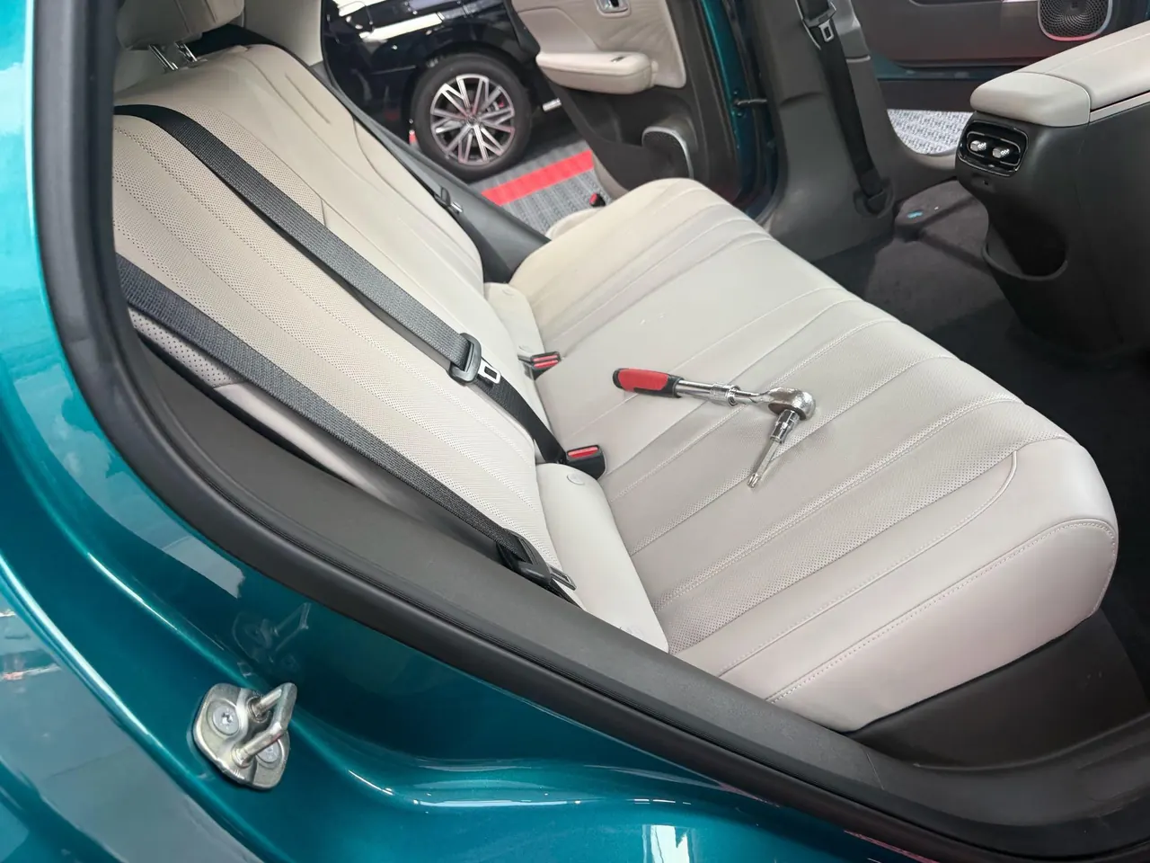GAC Aion 2025 AION UT 420 Smart Edition Automatic Gear 4