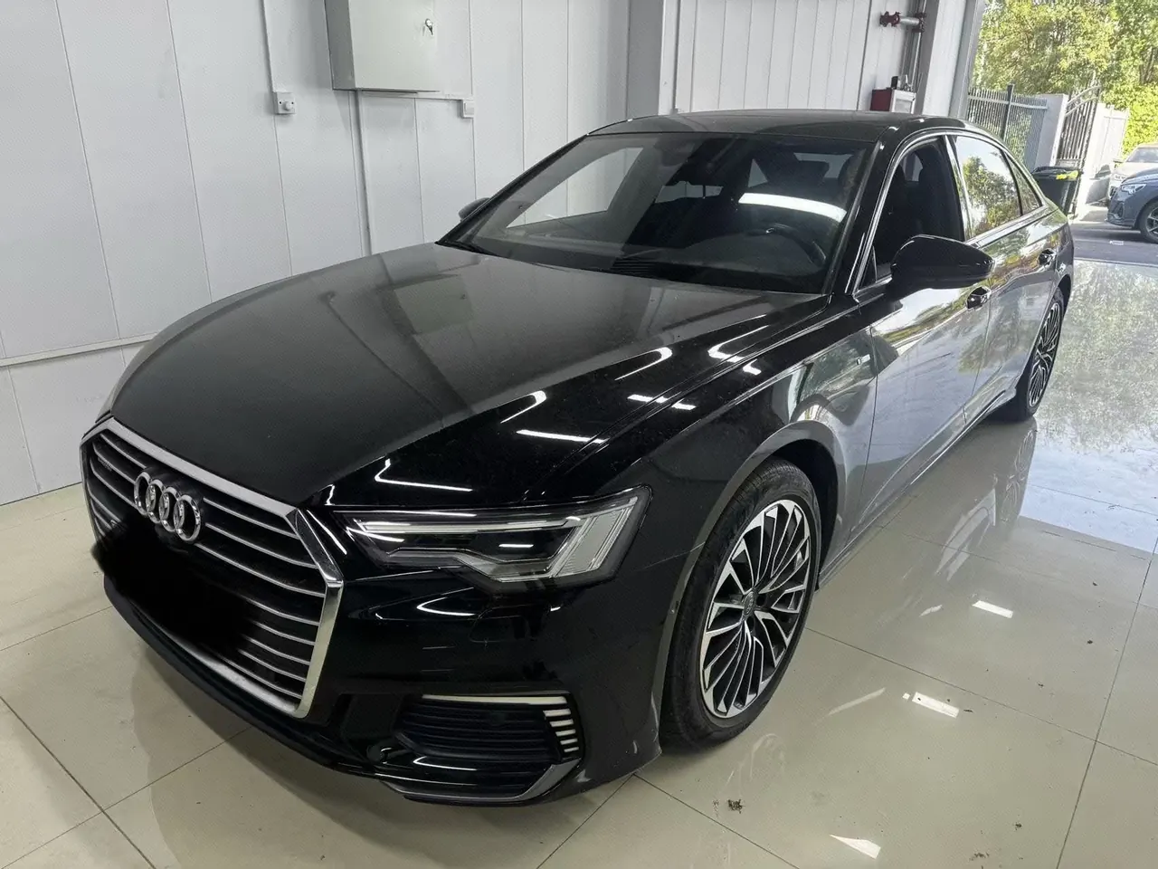 Открыть галерею: Audi 2020 A6L e-tron 2.0TFSI 55TFSI e Quattro automatic