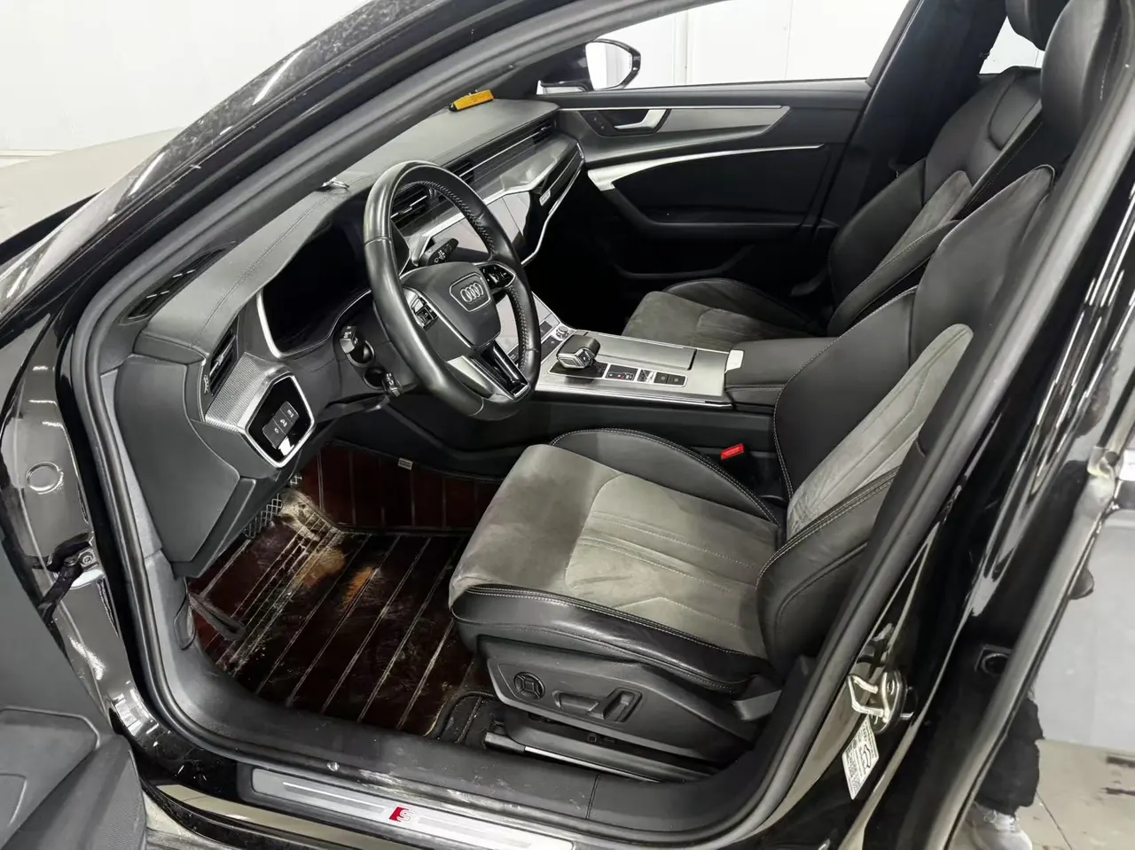Audi 2020 A6L e-tron 2.0TFSI 55TFSI e Quattro automatic 4