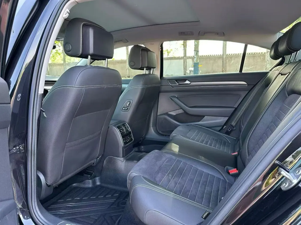 Volkswagen 2020 Magotan 2.0TSI 330TSI luxury automatic transmission 5