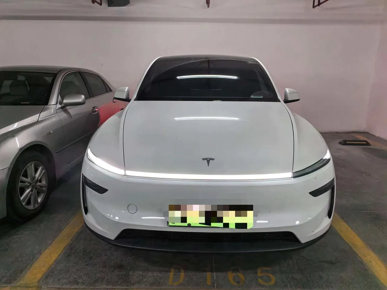 Tesla 2026 Model Y Rear-Wheel-Drive Automatic 2