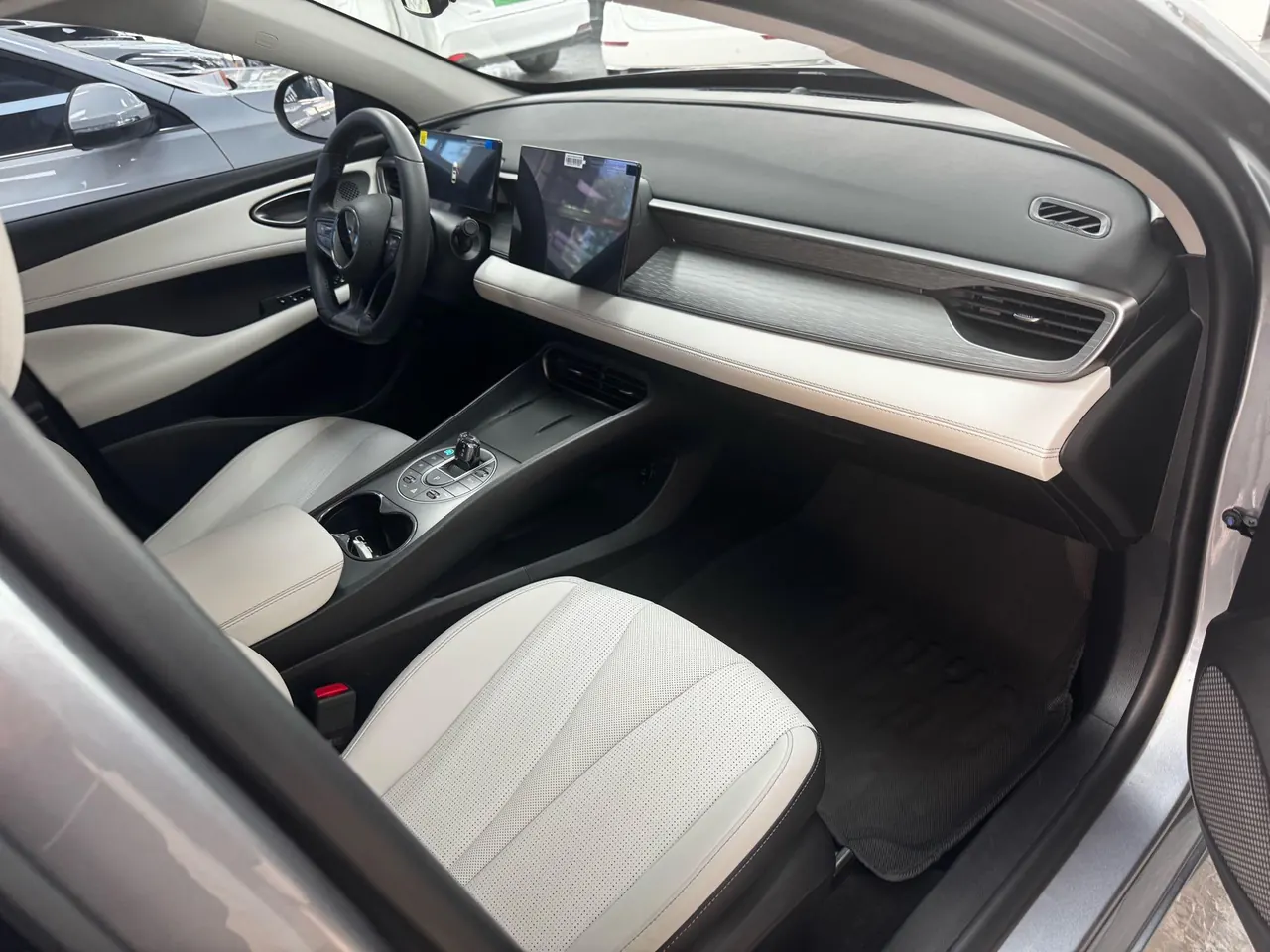 BYD 2025 seals 05 DM-i 1.5 stepless smart driving version 55KM luxury automatic gear 9
