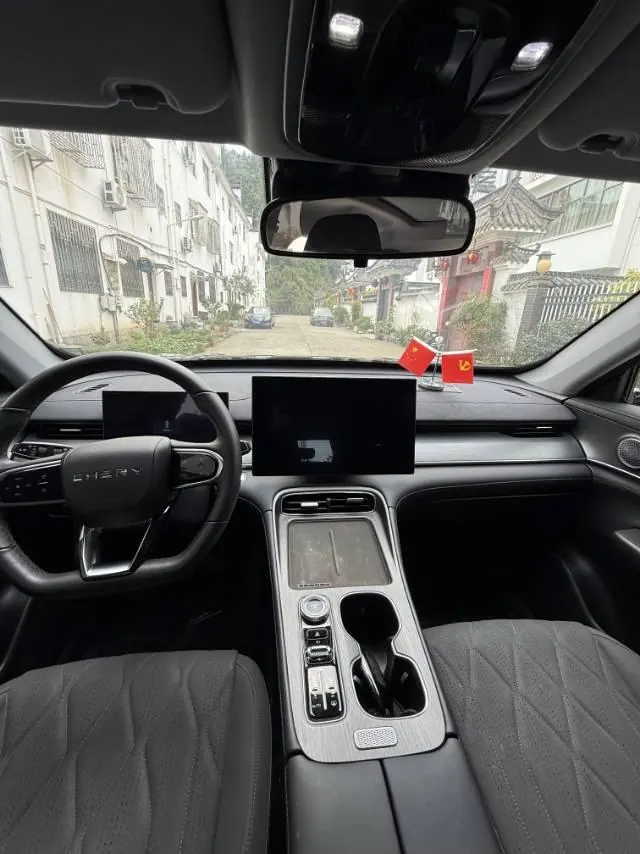 Open image lightbox: Chery 2025 Tiggo 8 PLUS 1.6TGDI 290TGDI Luxury Automatic Gear