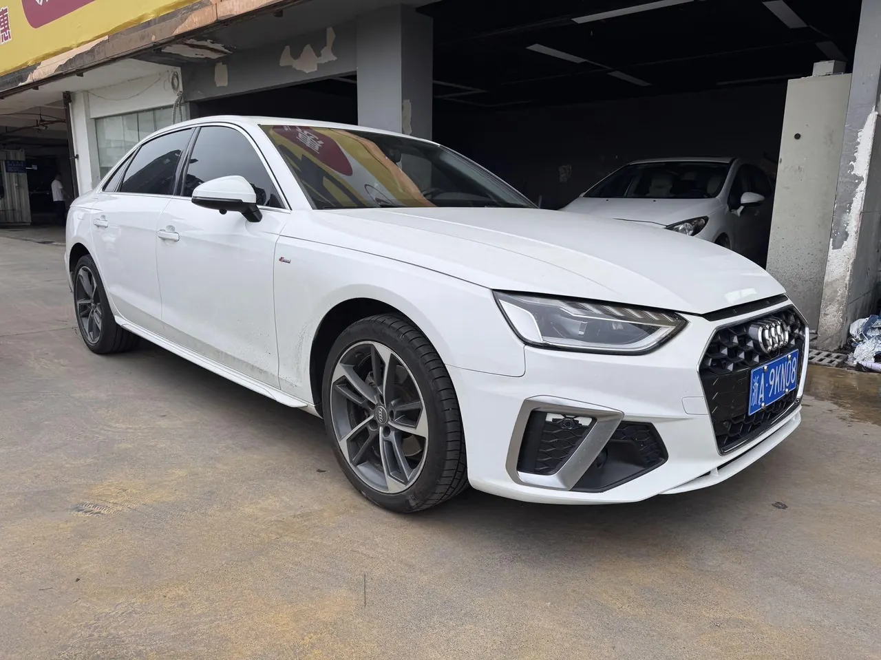 Audi 2020 A4L 2.0TFSI 40TFSI Fashion Dynamic Automatic 3