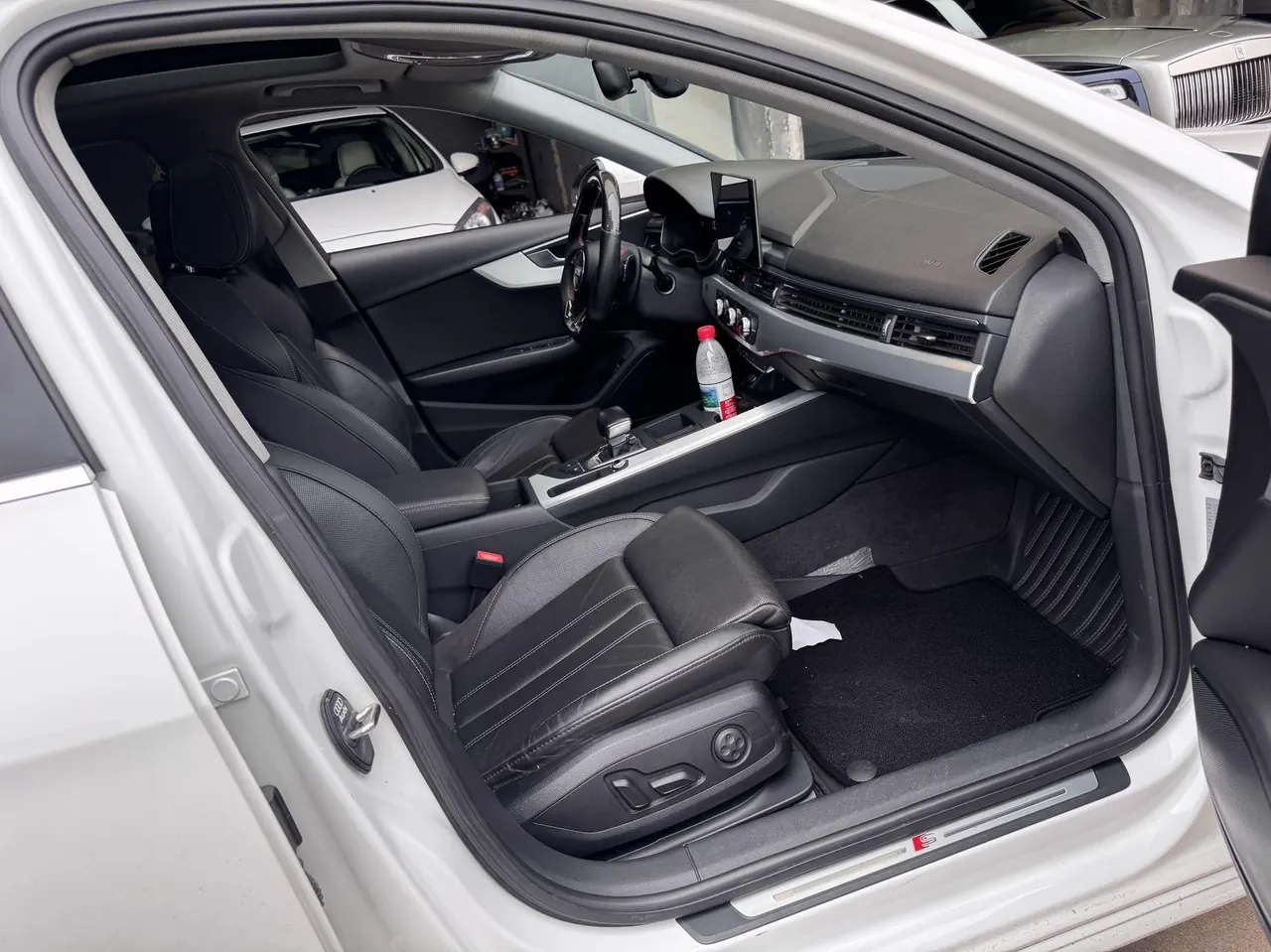 Audi 2020 A4L 2.0TFSI 40TFSI Fashion Dynamic Automatic 9