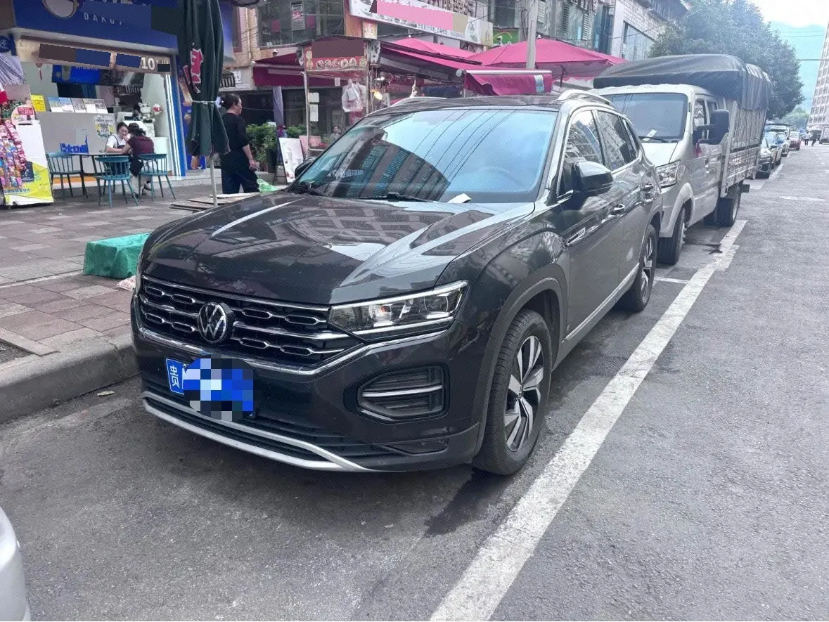 Открыть галерею: Volkswagen 2025 Tiguan L 1.5TSI 300TSI outstanding two-wheel drive Longteng version automatic gear