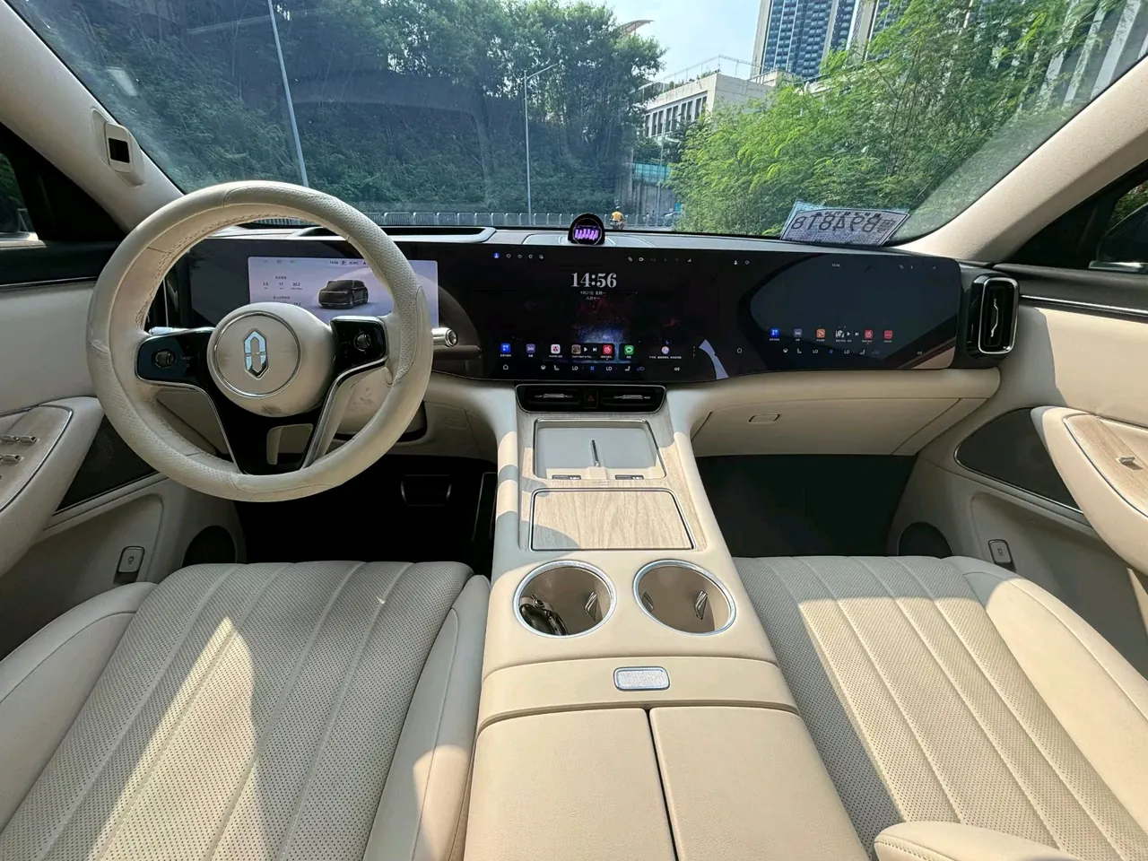 AITO 2025 AITO M8 Max 6-seat long endurance automatic gear 6