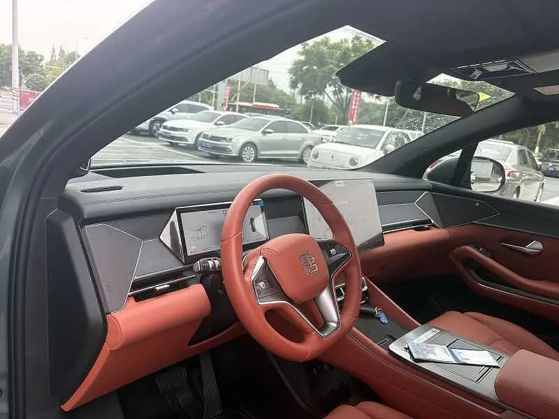 BYD 2025 Tang L DM 1.5T stepless 175KM unmanned aerial vehicle player version automatic gear 8