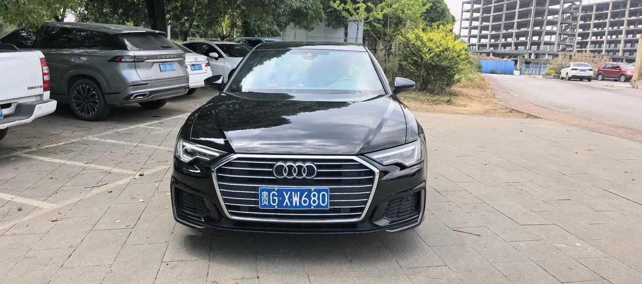 Audi 2022 A6L 2.0TFSI 40TFSI Deluxe Dynamic Automatic 2