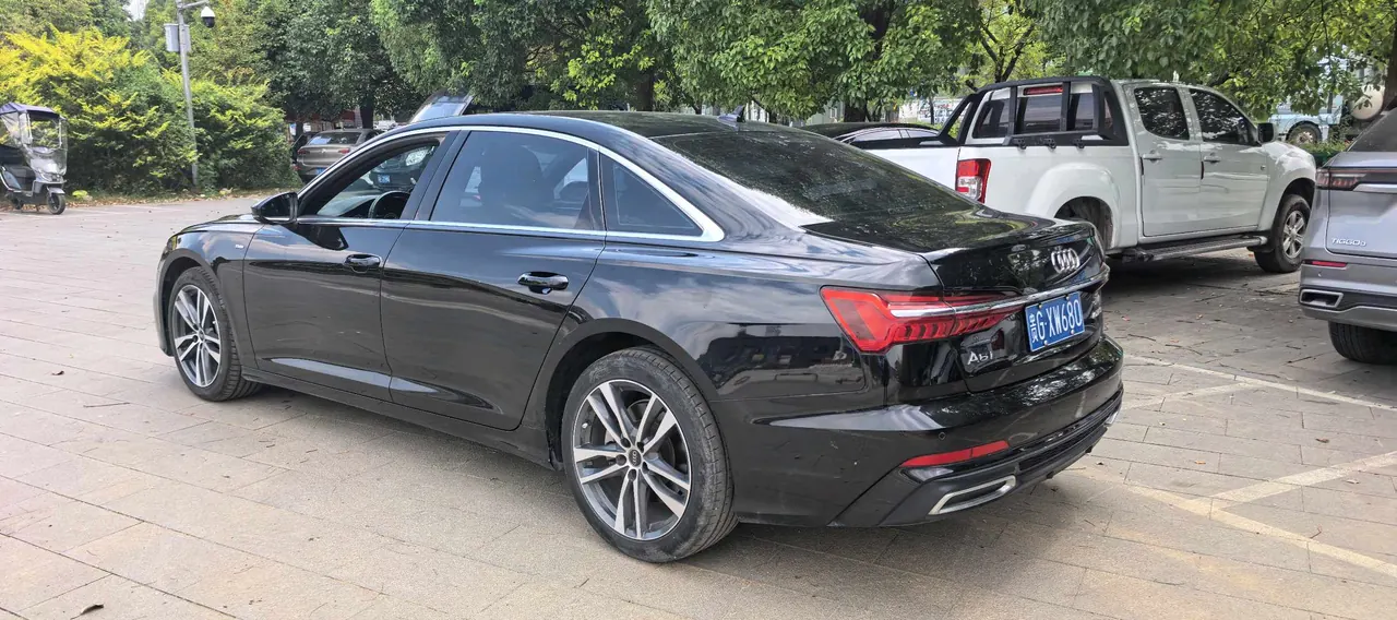 Audi 2022 A6L 2.0TFSI 40TFSI Deluxe Dynamic Automatic 5
