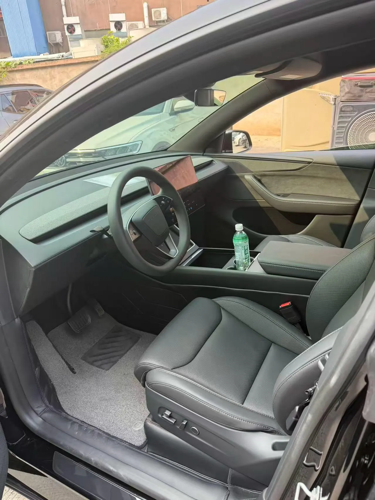 Tesla 2025 Model Y L Long Endurance All-Wheel Drive Automatic Transmission 2
