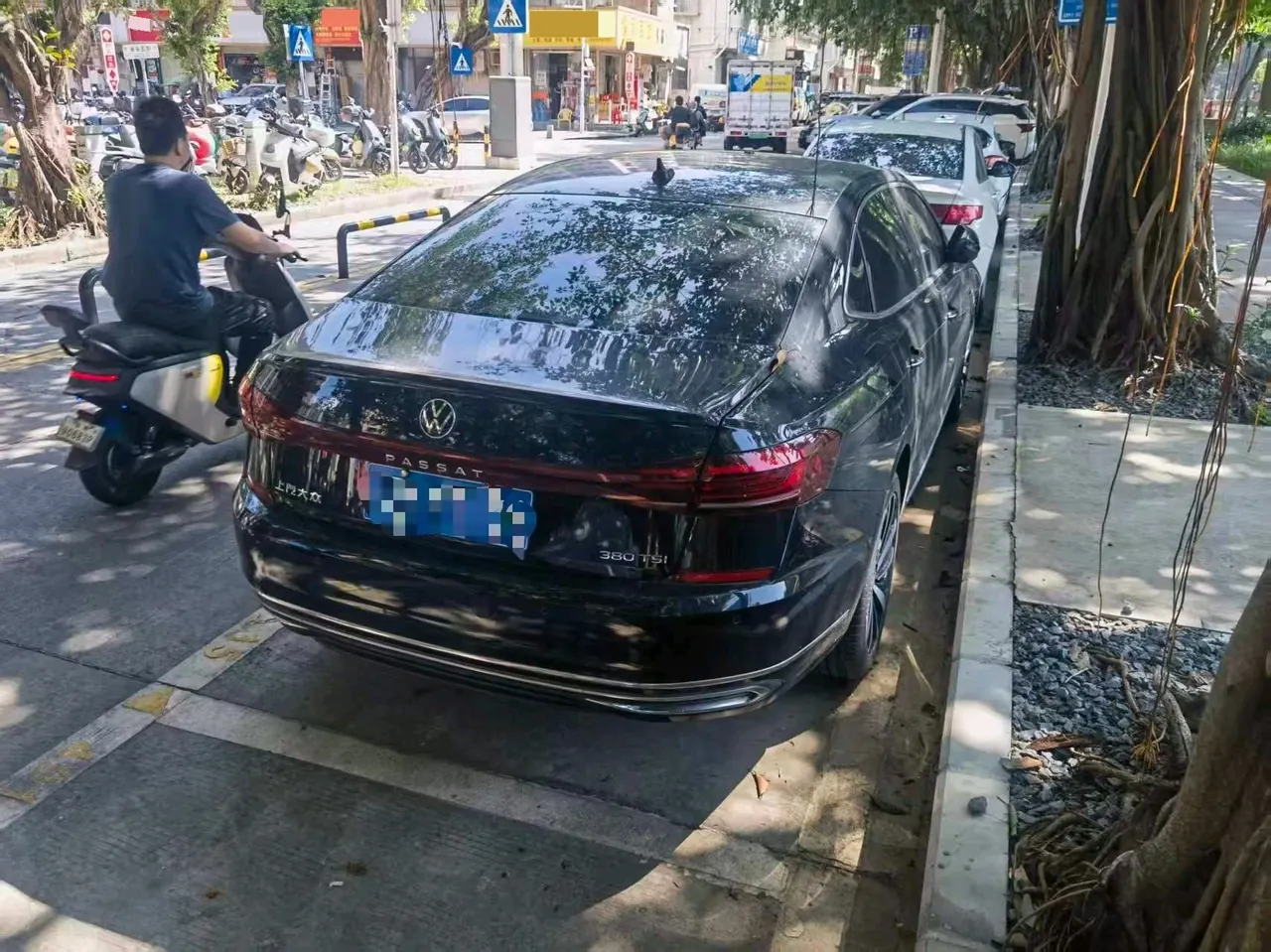 Volkswagen 2022 Passat 2.0TSI 380TSI Flagship Automatic 2