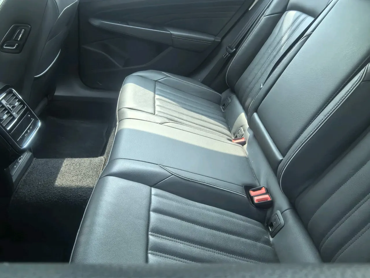Volkswagen 2022 Passat 2.0TSI 380TSI Flagship Automatic 5