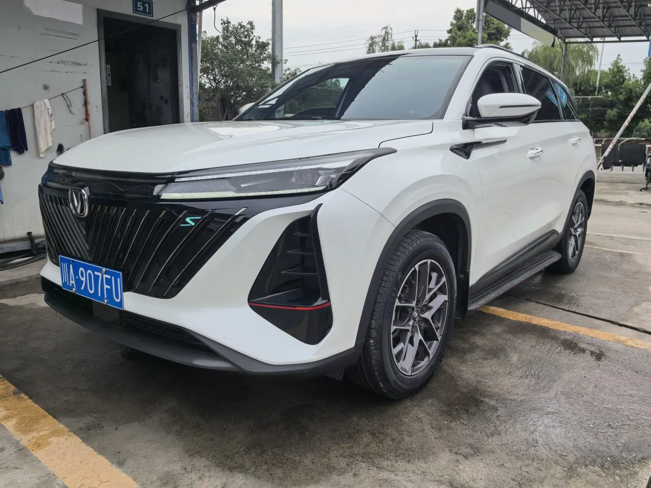 Открыть галерею: ChangAn 2022 CS75 PLUS 1.5T Luxury Automatic Gear