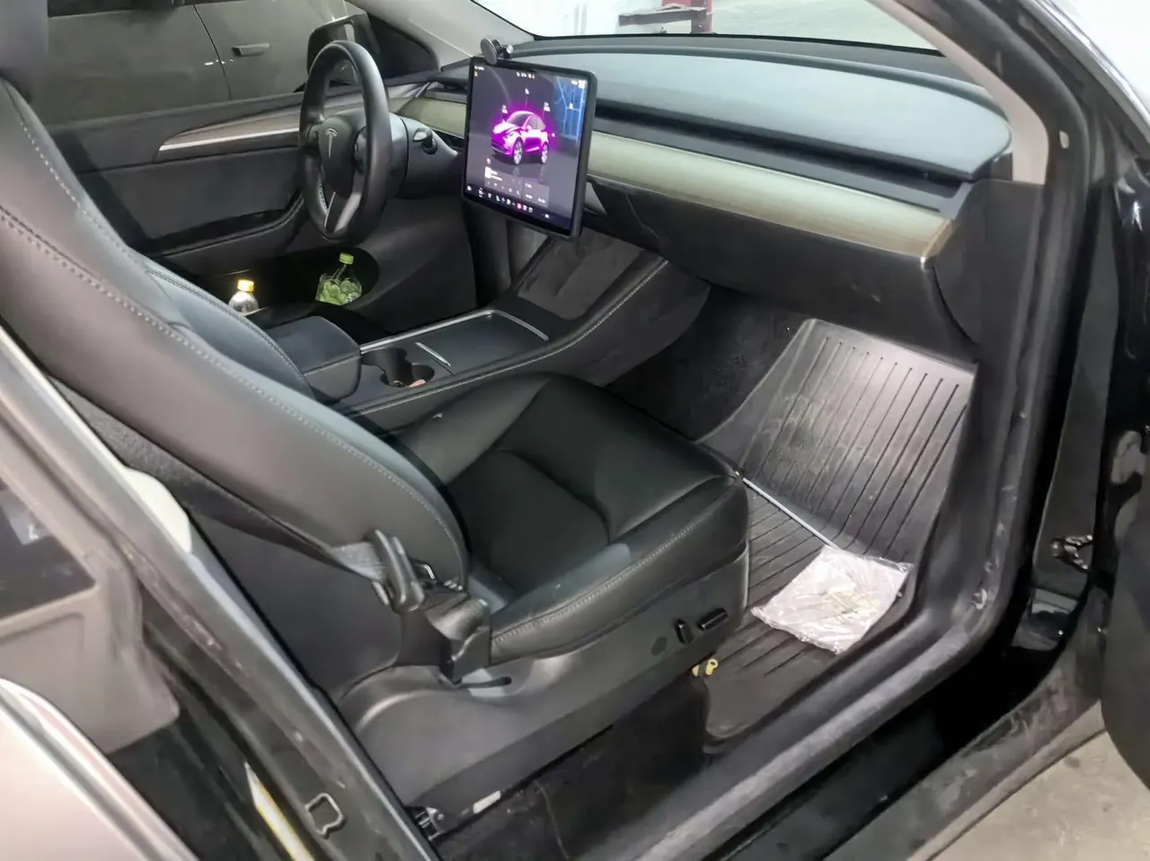 Tesla 2022 Model Y rear-wheel drive version (facelift) automatic gear 4