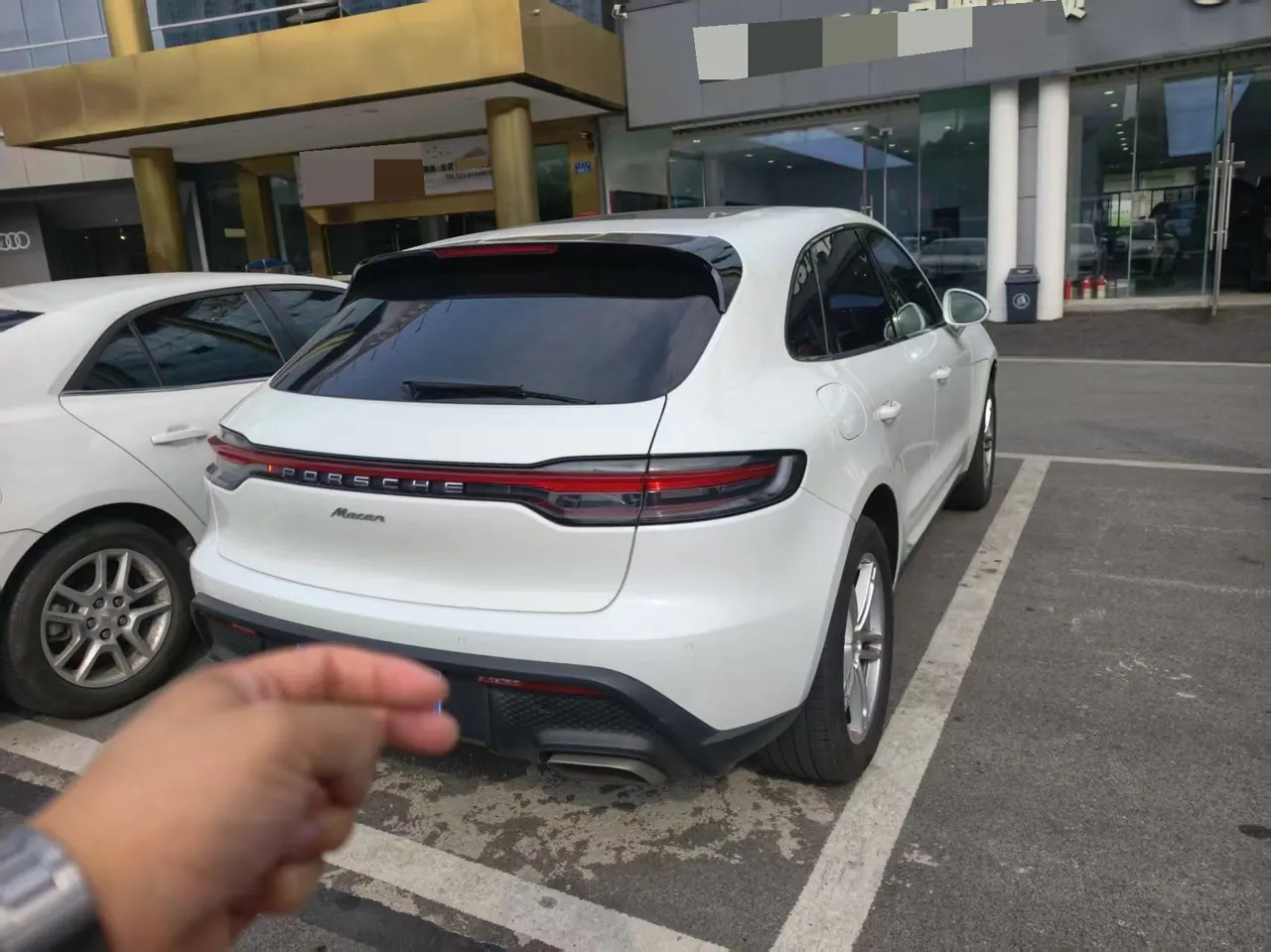 Porsche Macan (Imported) 2022 Macan 2.0T Automatic Gear 5