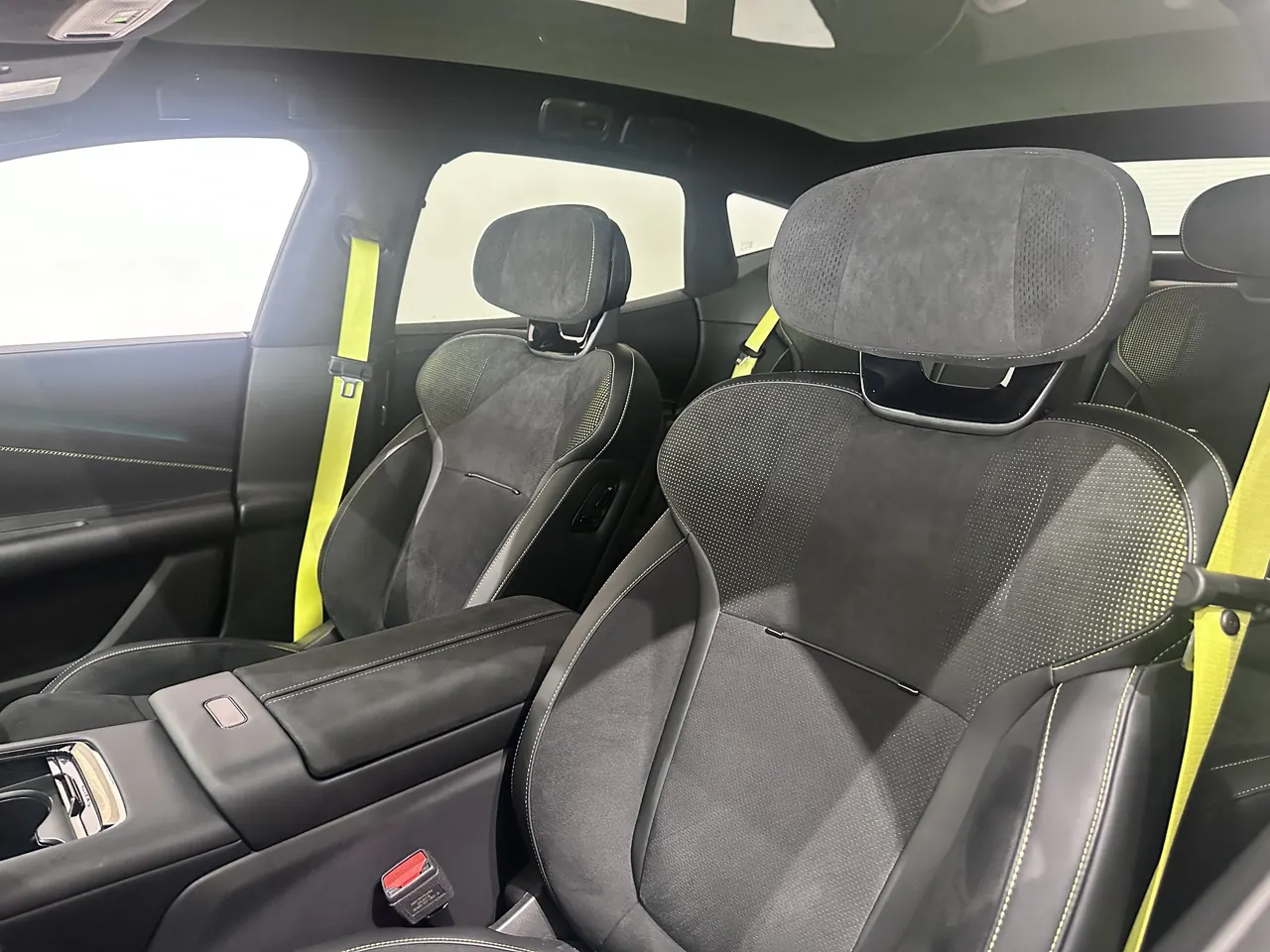 LYNK&amp;CO 2025 LYNK&amp;CO 10 EM-P 1.5T 240 four-wheel drive Ultra sports version automatic gear 6