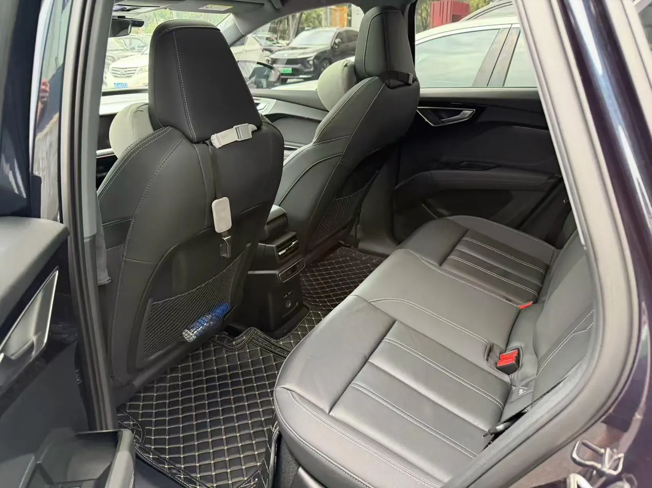 Audi 2022 Q4 e-tron 40 Creation Edition Automatic Gear 4