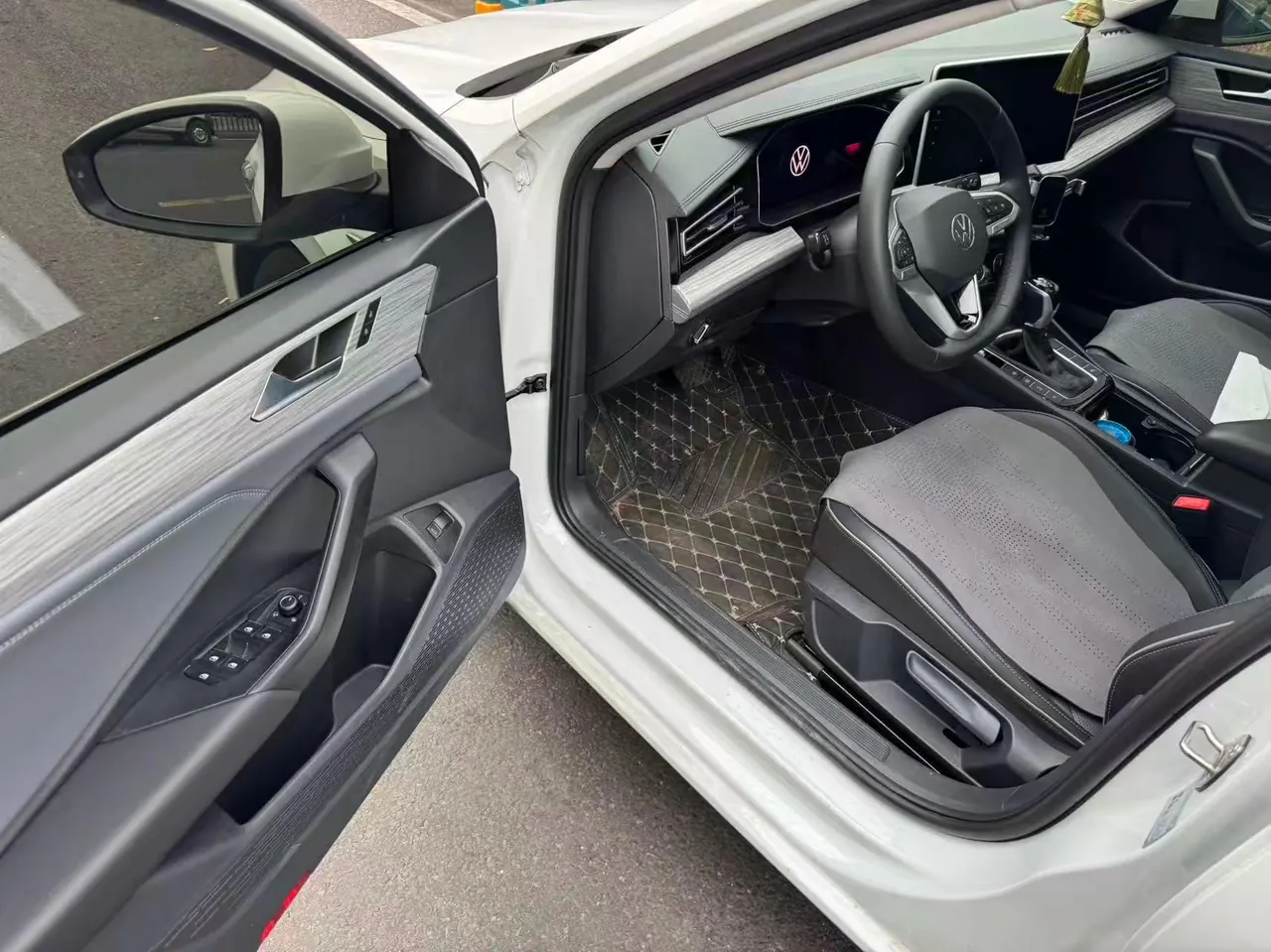 Volkswagen 2025 Sagittarius 1.5TSI 300TSI Exceed Edition (Modified) Automatic Gear 4