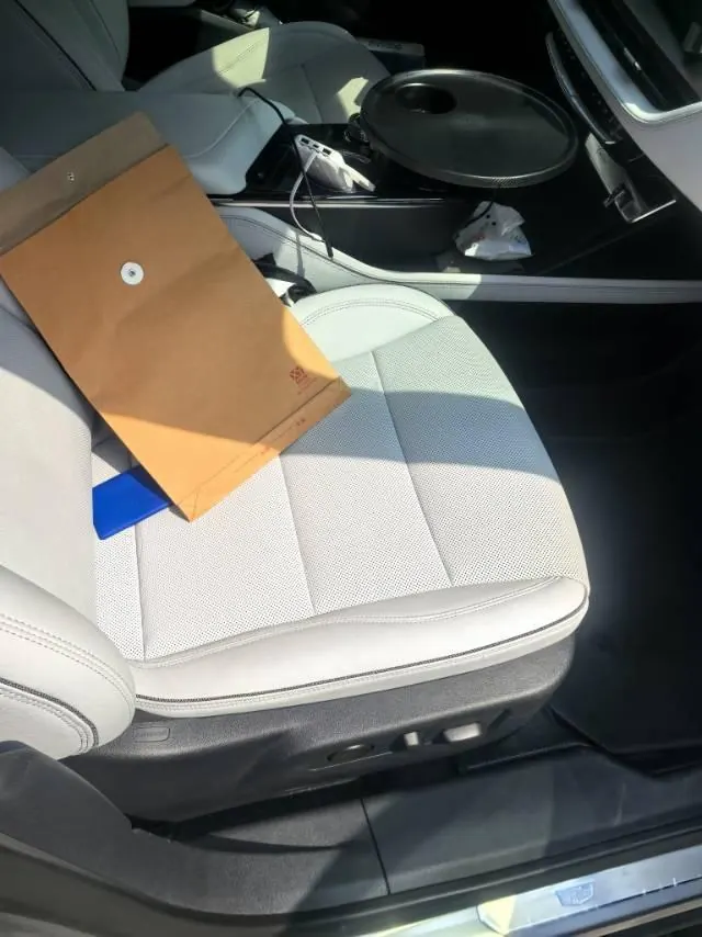 Cadillac 2023 GT4 48V 1.5T 25T Luxury Automatic Gear 3