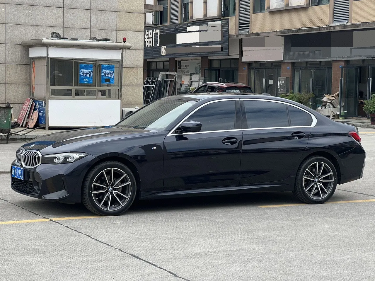 Open image lightbox: BMW 3 Series 2023 320Li 2.0T M Sports Suit Automatic Gear