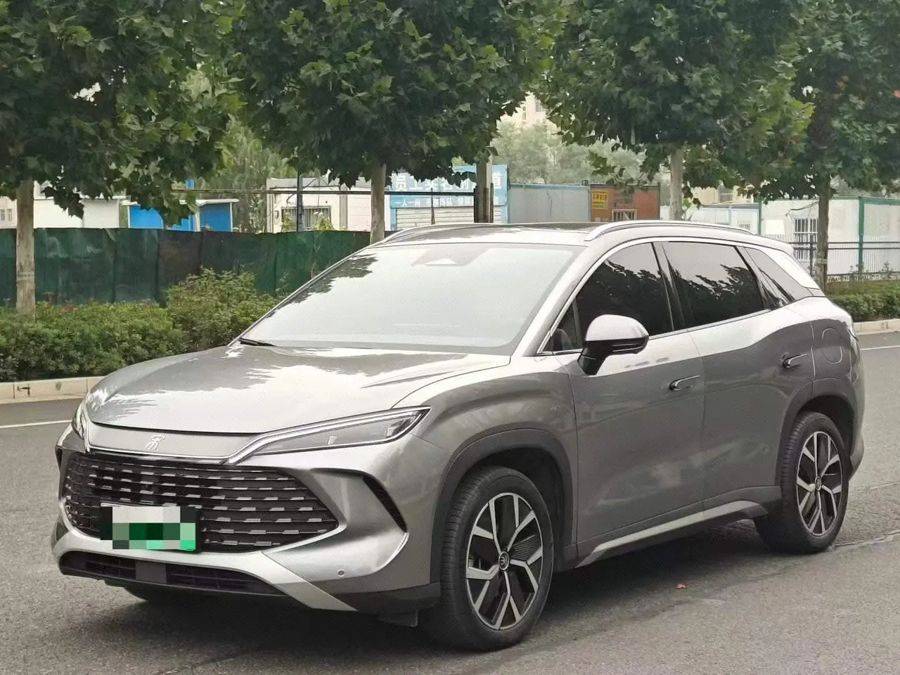 打开图片灯箱:BYD 2024 Song L DM-i 1.5 Stepless 160km Exceed Automatic Transmission