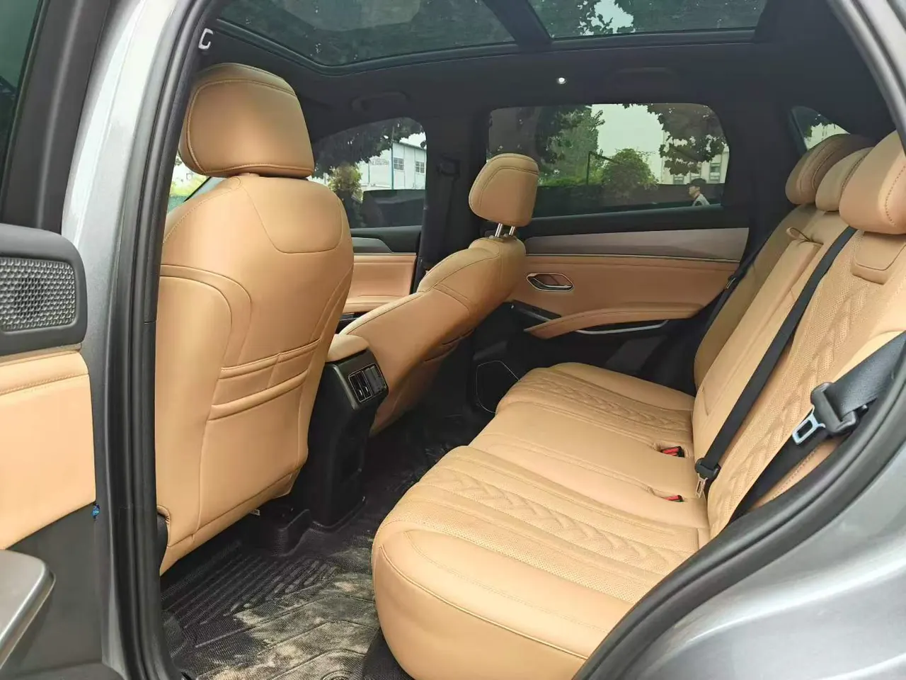 BYD 2024 Song L DM-i 1.5 Stepless 160km Exceed Automatic Transmission 6