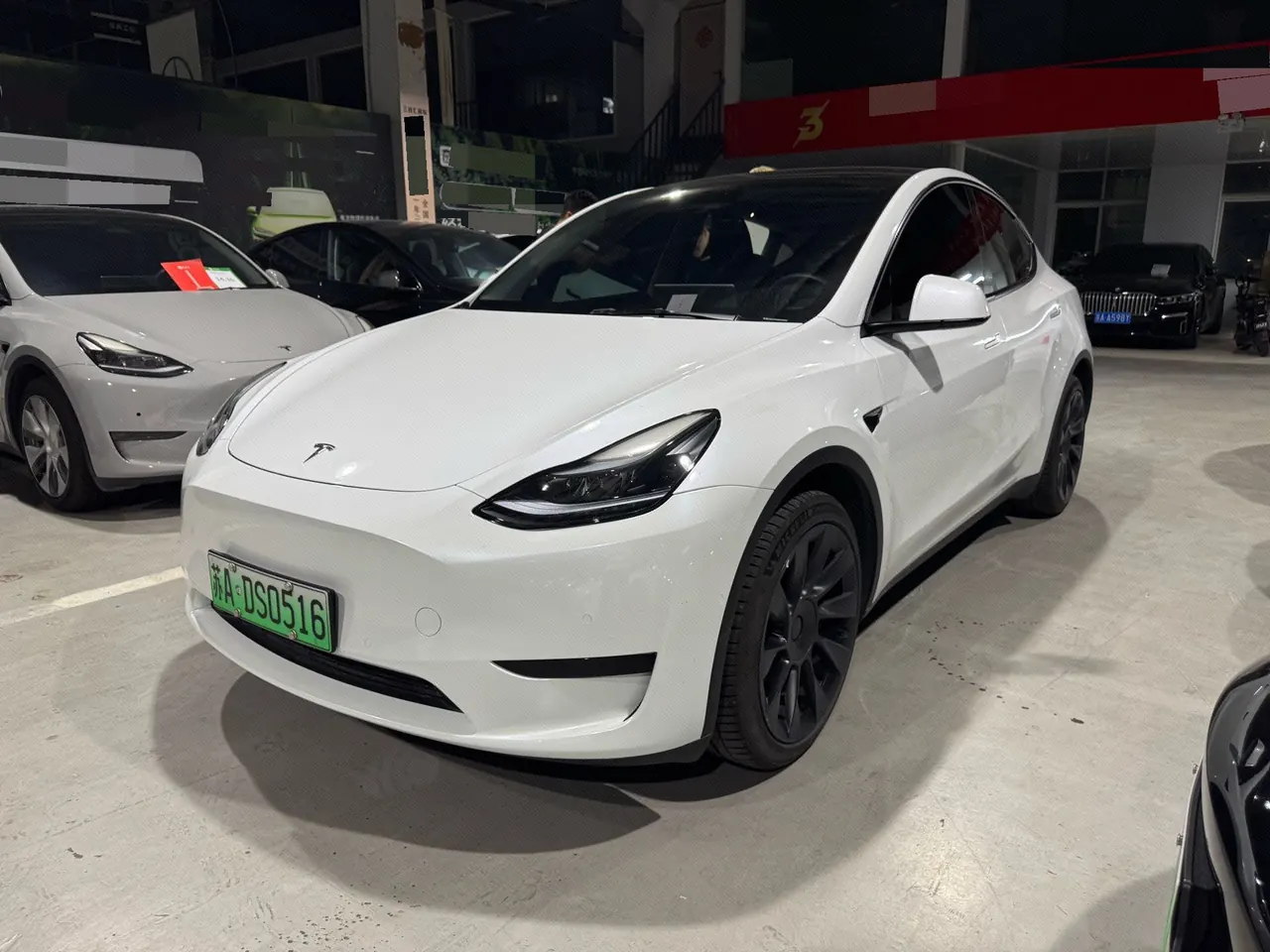 Open image lightbox: Tesla 2022 Model Y rear-wheel drive version automatic transmission