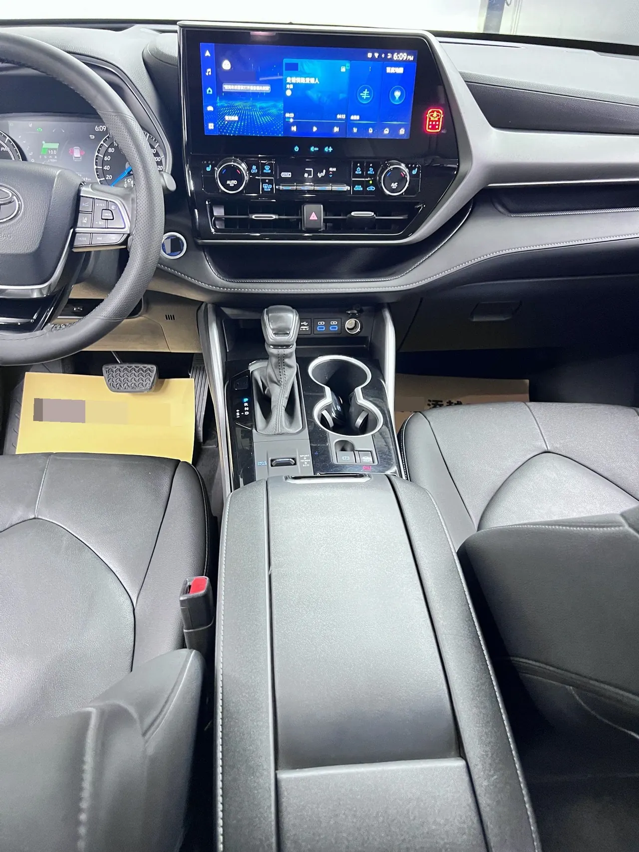 Toyota 2022 Highlander Dual Engine 2.5 Stepless Four-wheel Drive Premium Edition 7-seat Automatic Gear 10