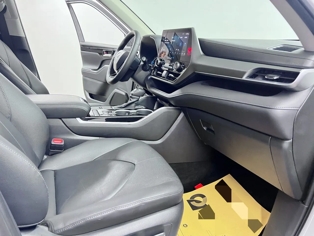Toyota 2022 Highlander Dual Engine 2.5 Stepless Four-wheel Drive Premium Edition 7-seat Automatic Gear 9