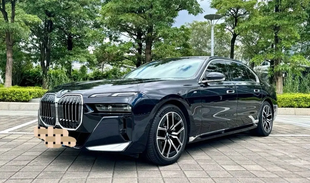 Open image lightbox: BMW 7 Series (Imported) 2023 735Li 48V 3.0T M Sports Suit Automatic Gear