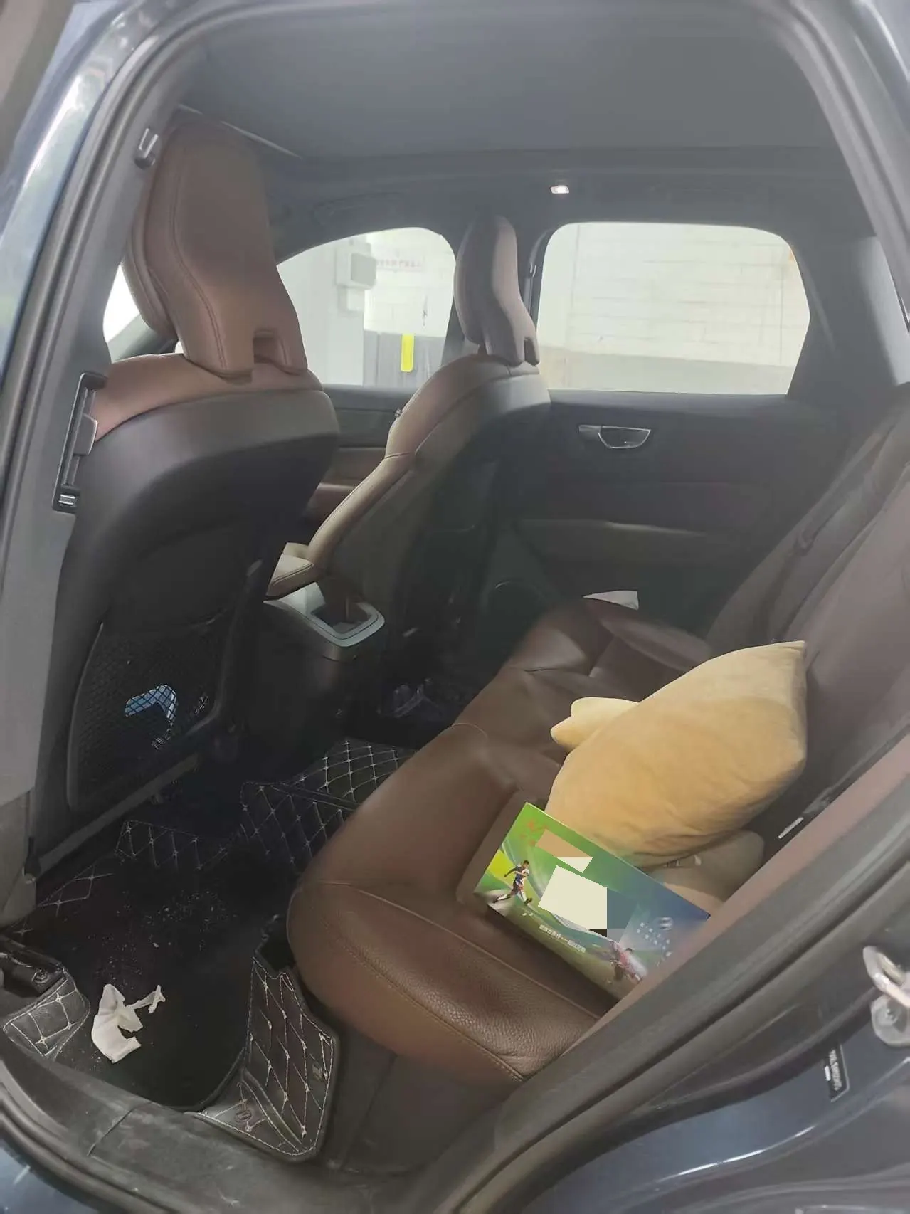 Volvo 2023 XC60 48V 2.0T B5 4-wheel-drive Zhiyi Deluxe Edition Automatic Gear 5