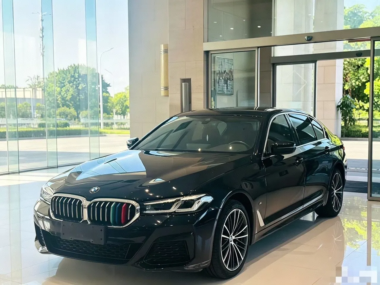 Open image lightbox: BMW 5 Series 2022 530Li 2.0T Leading M Sports Suit (Change 2) Automatic Gear
