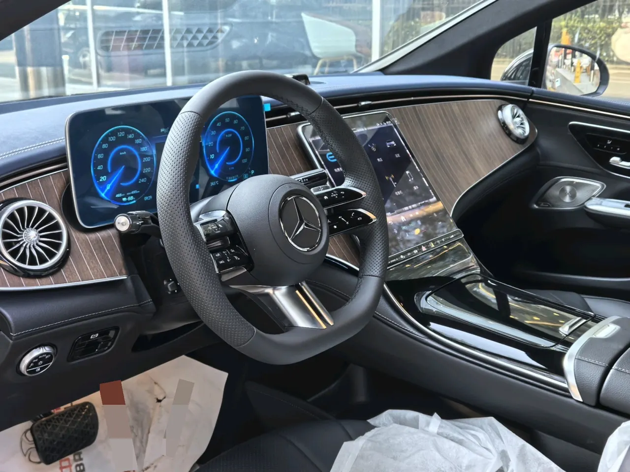 Mercedes Benz 2025 EQE 500 4MATIC EQE 500 4MATIC Pioneer Edition Automatic Gear 8