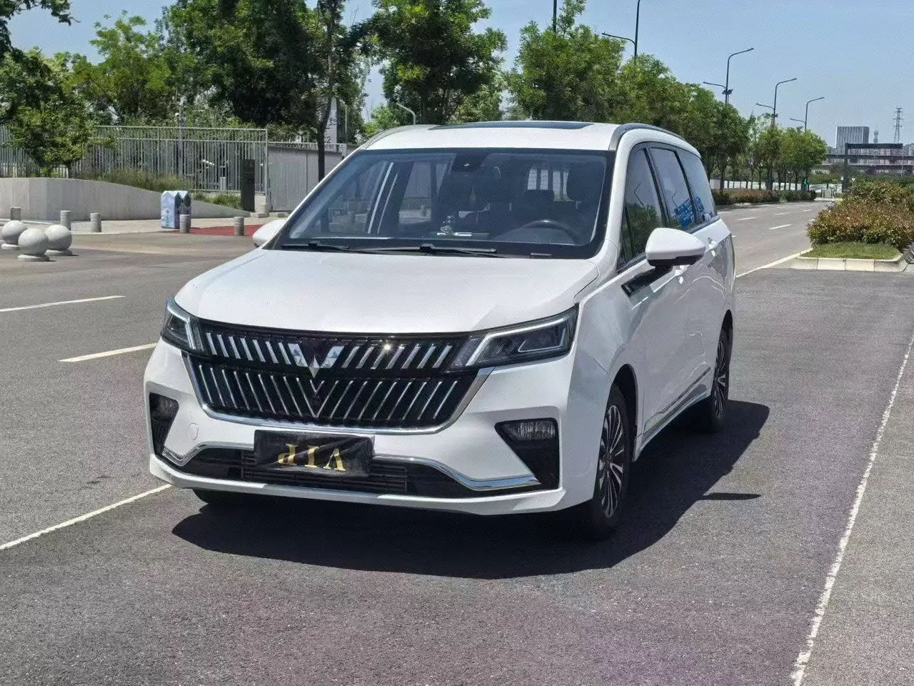 WuLing 2022 Jiachen 1.5T Stepless Smart Luxury Automatic Gear - View 1