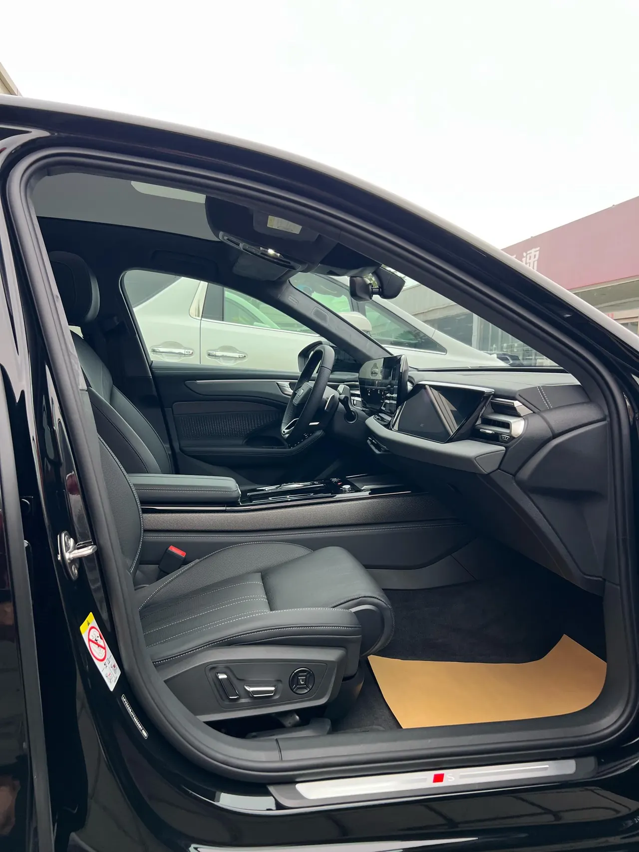 Audi 2026 A6L 2.0T Quattro Enjoy Elegant Automatic Gear 10