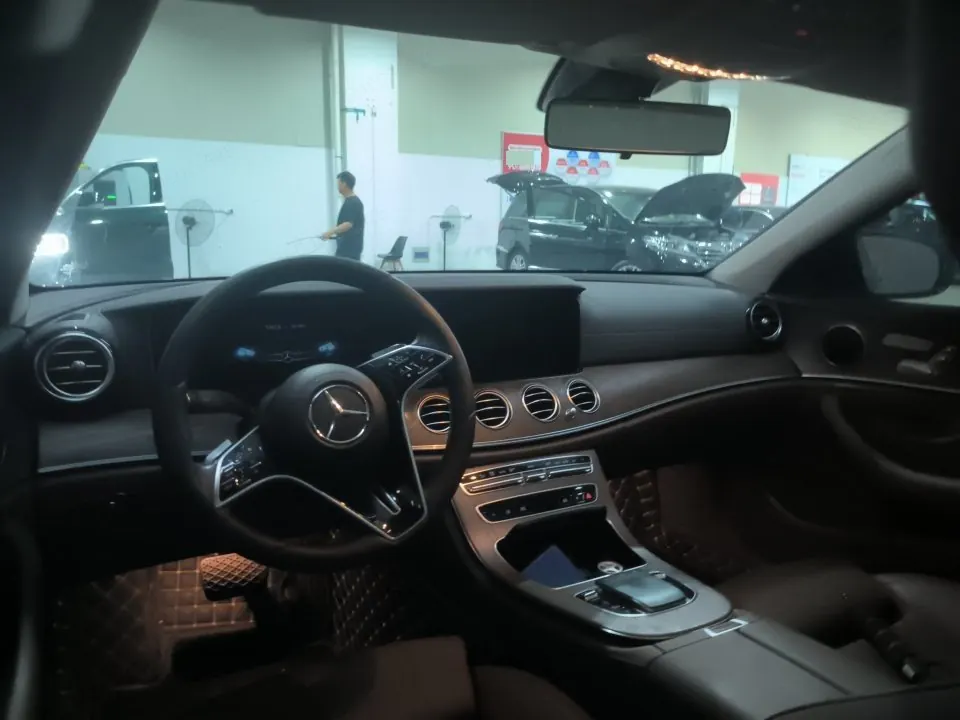 Mercedes Benz E-Class 2022 E 260 L 4MATIC 2.0T Automatic 4