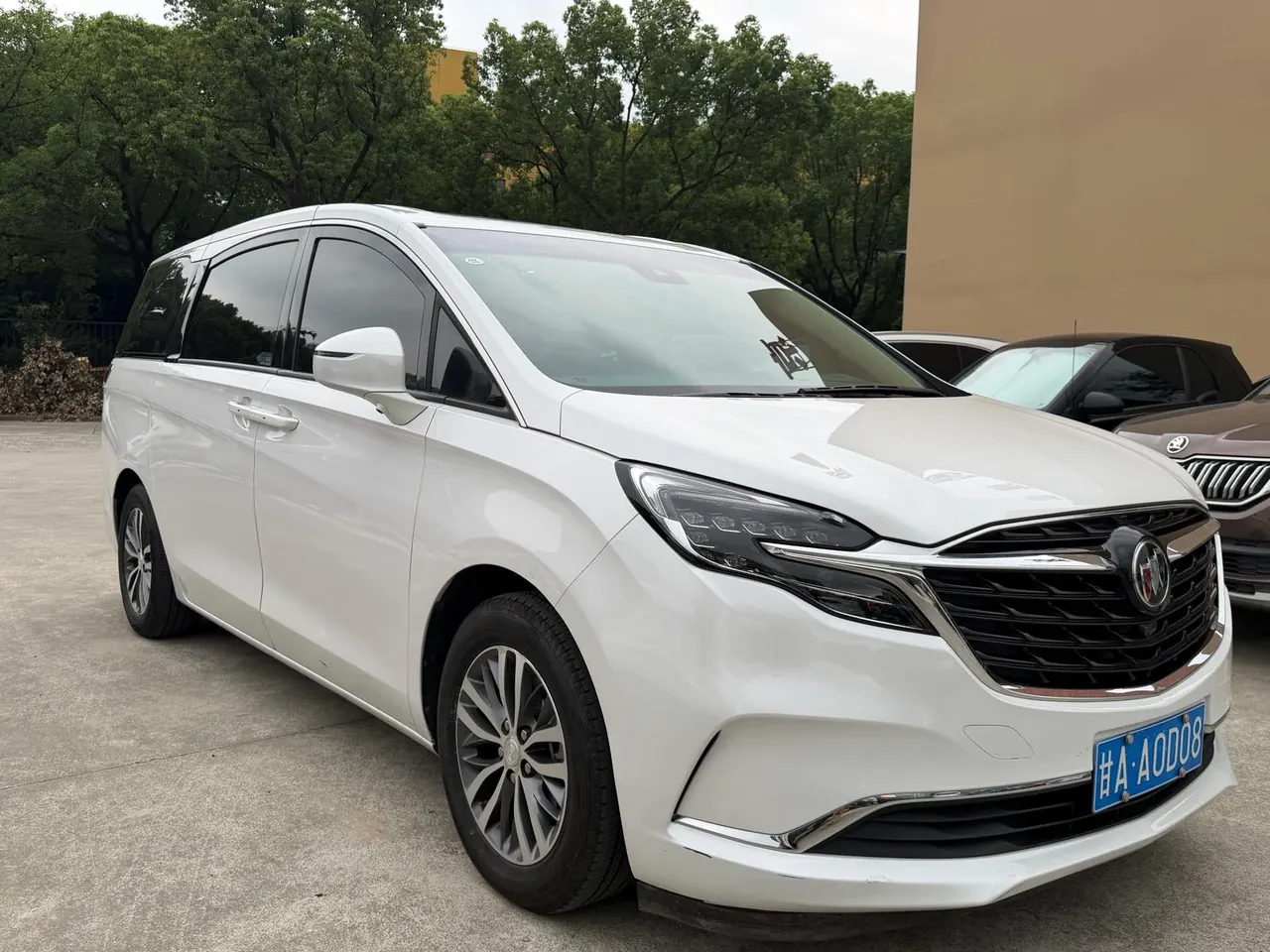 Buick 2022 GL8 ES Lu Zun 2.0T 653T Comfortable Automatic Gear 2