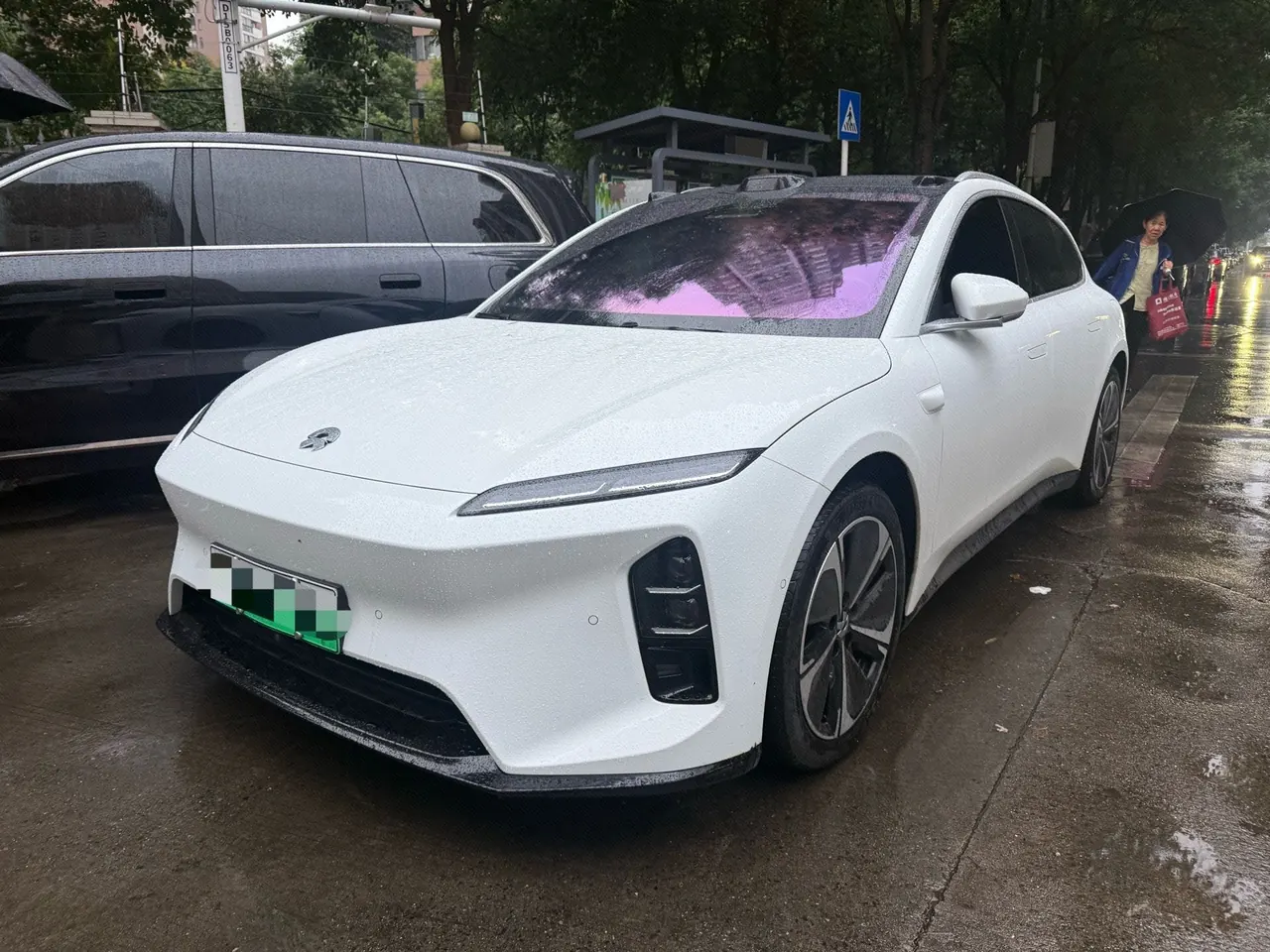 Открыть галерею: NIO 2025 ET5T 75kWh Touring automatic