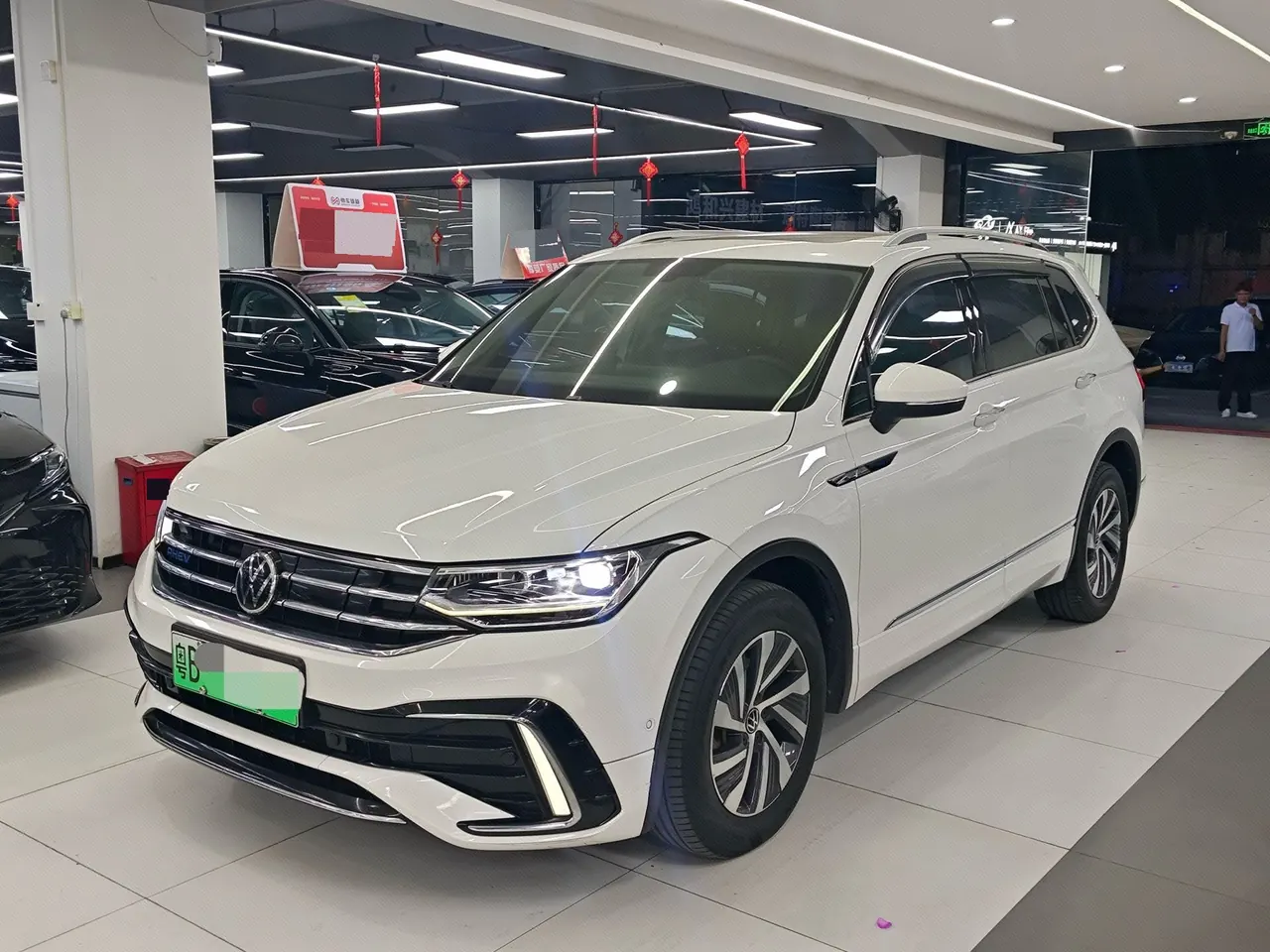 Volkswagen Tiguan L New Energy 2022 Tiguan L PHEV 1.4T 430 Premium Edition Automatic Gear - View 1
