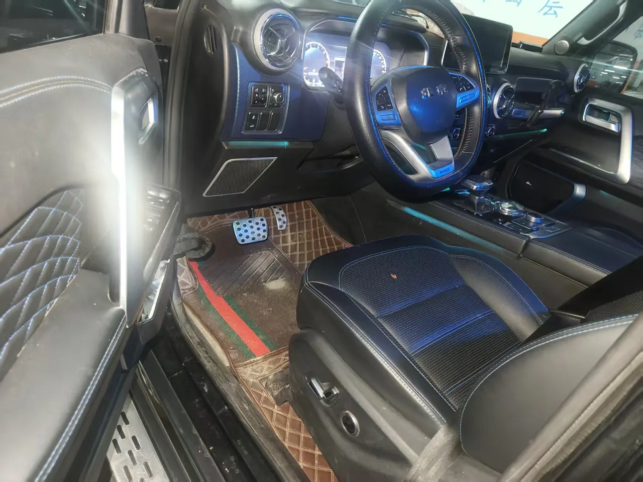 Beijing 2020 BJ40 2.0T 4-wheel drive city hunter version chivalrous automatic gear 2