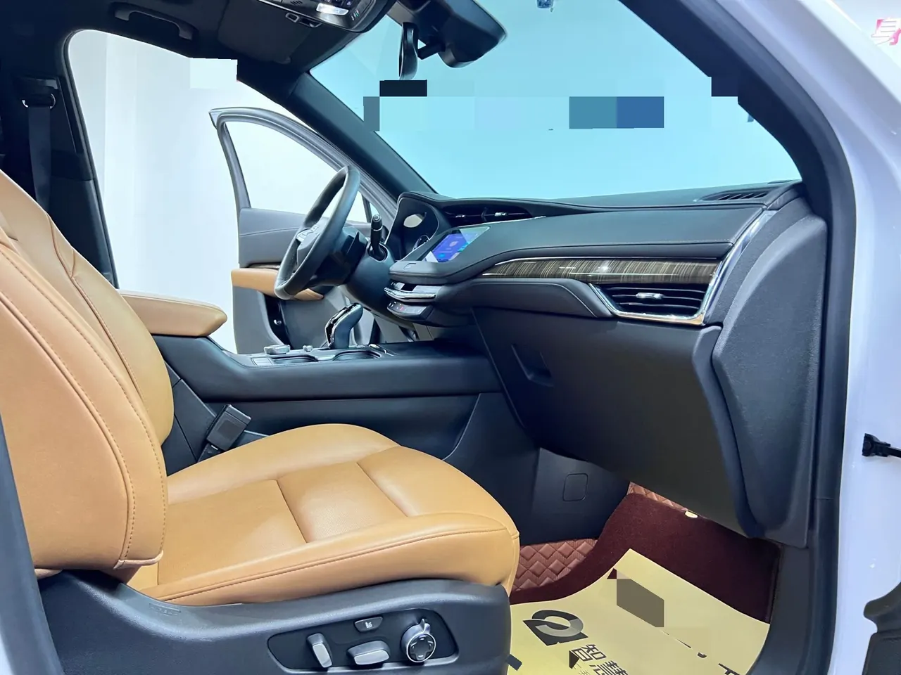 Cadillac 2022 XT4 48V 2.0T 28T 4-wheel drive distinguished automatic gear 10
