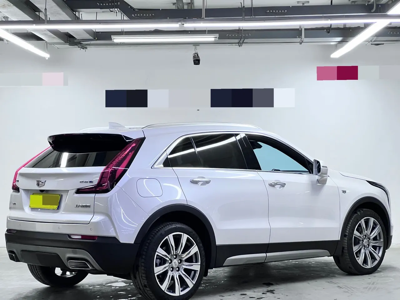 Cadillac 2022 XT4 48V 2.0T 28T 4-wheel drive distinguished automatic gear 4